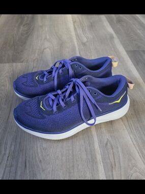 Hoka Women's Hupana Flow Size 8.5.